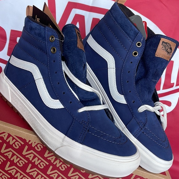 Vans Men’s Sk8-Hi Mte-1
Dress Blues/Nubuck
VN0A5HZYA07
boots - sneakers - Picture 8 of 16